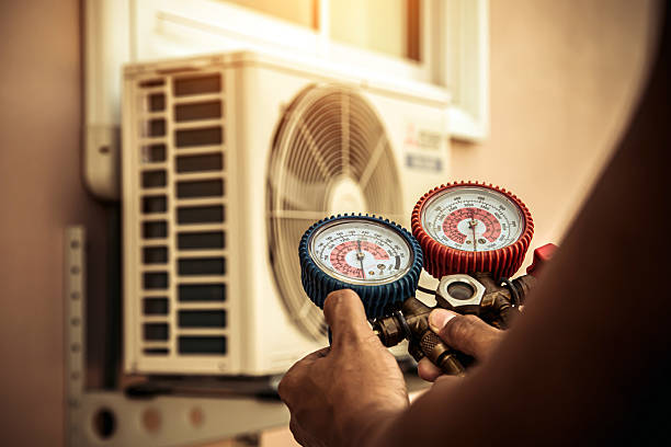 Professional Hvac Installation technician working in Palmdale, CA